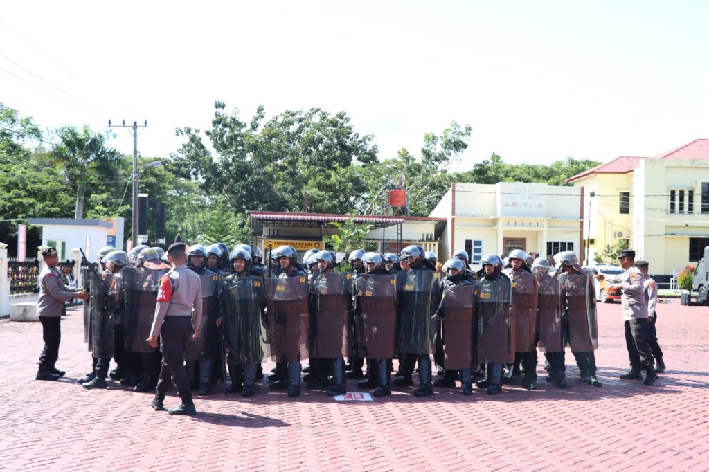 Pelatihan Pengendalian Massa Dalam Rangka Simulasi Sispamkota Ops