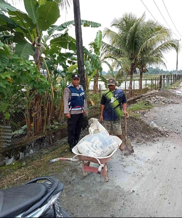 Personel Polsek Seunagan Polres Nagan Raya Sapa Warga dan Lakukan Bimbingan Keamanan Ketertiban Masyarakat