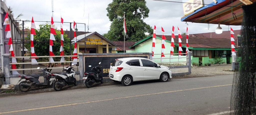 Polsek Beutong Laksanakan Patroli dan Sosialisasi Pemasangan Bendera Merah Putih