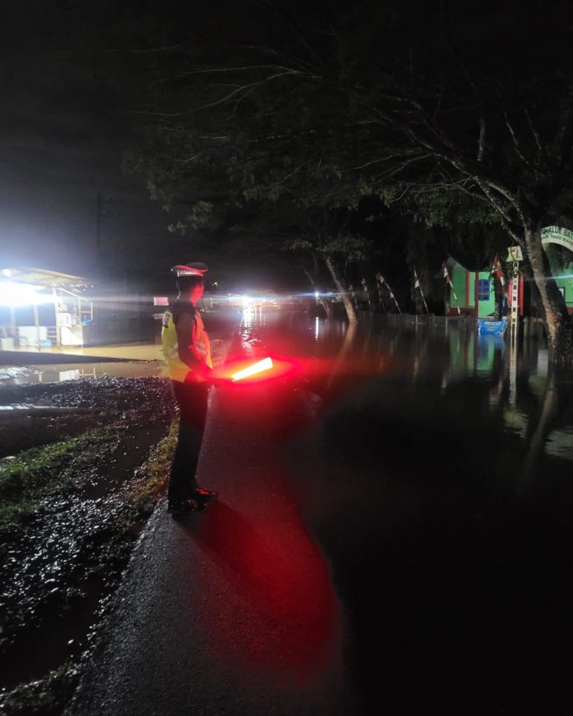 Luapan Air Sungai Akibatkan Banjir di Wilayah Hukum Polres Nagan Raya